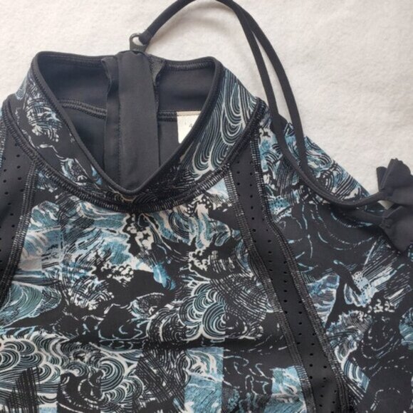 Lululemon Swell Seeker Paddle Rashguard Top Size 4 - Picture 7 of 11